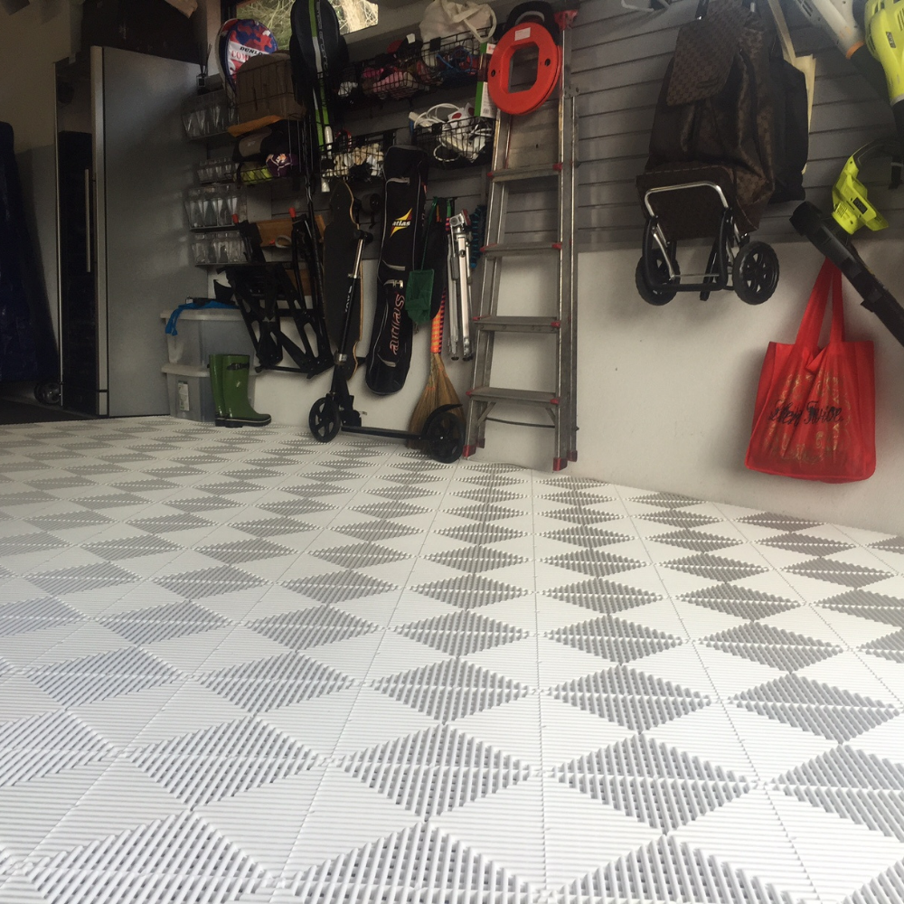 Swisstrax Ribtrax Arctic White Garage Flooring Tile