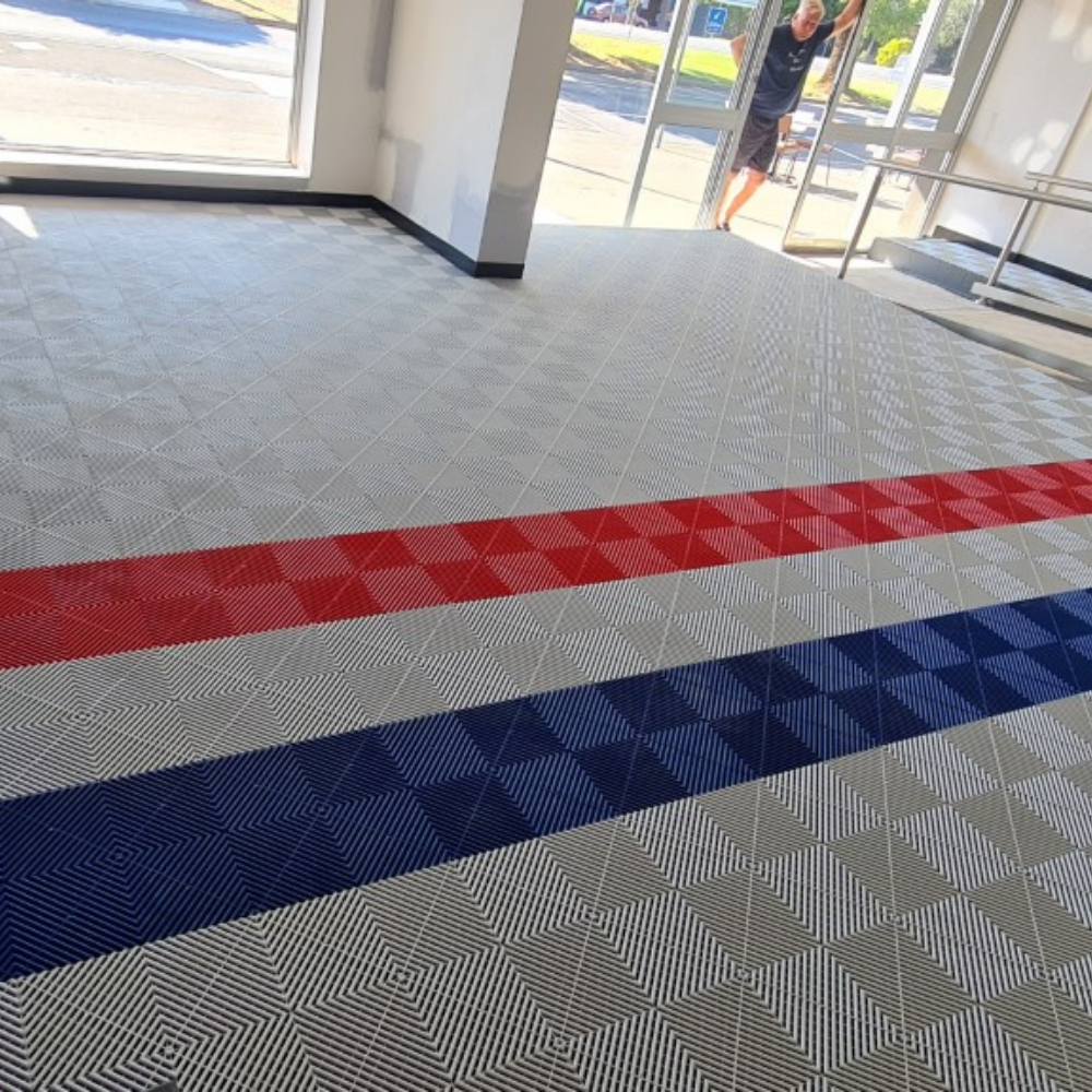 
            
                Load image into Gallery viewer, Swisstrax Ribtrax Pearl Silver Garage Floor Tile
            
        